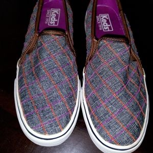 Keds slip on tennis shoes!  Size 6.5.